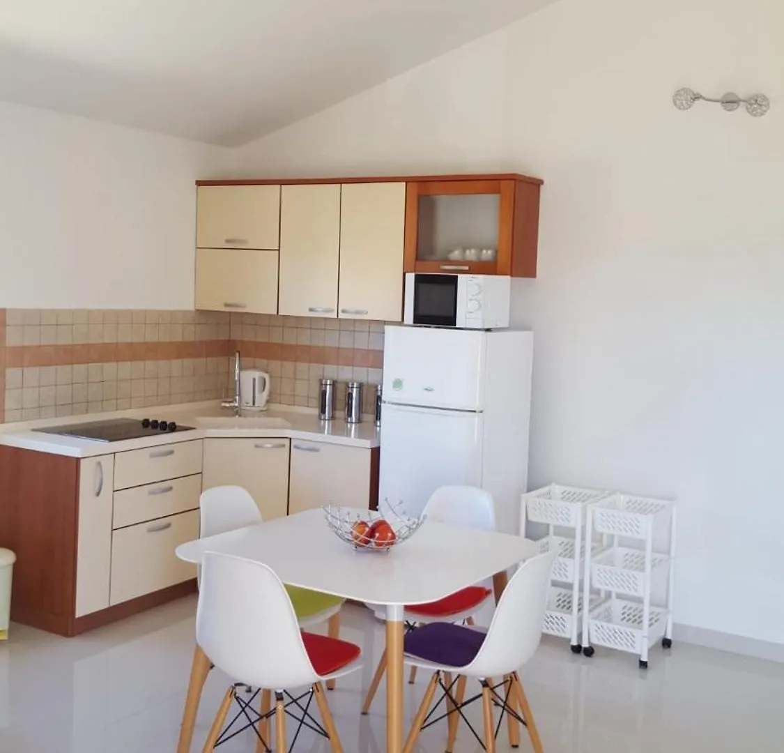 Apartment Mara Vir