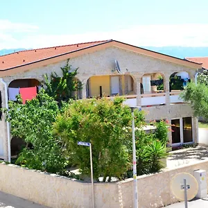 Apartment Apartements Delfin, Vir