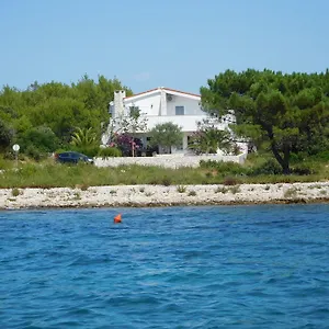 Apartment Mirakul, Vir